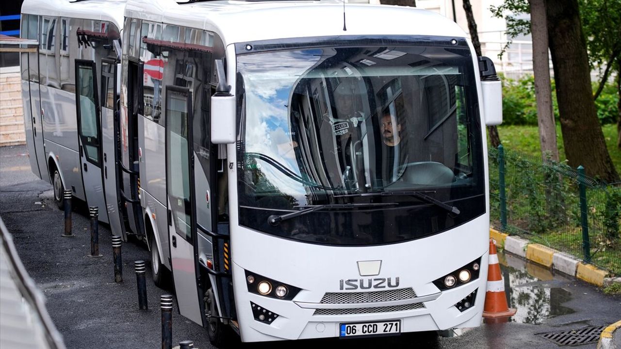 Eyüpsultan Belediyesi operasyonunda gözaltına alınanlar Ankara'ya gönderildi