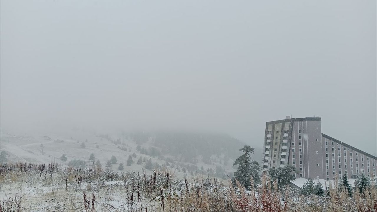 Bolu'nun yüksek kesimlerine kar yağdı