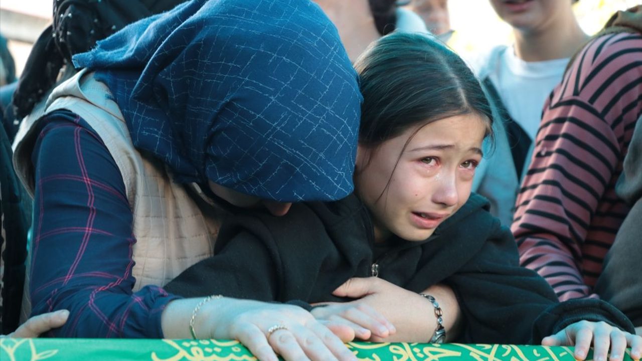 Maden şehitlerine veda: 3 işçi defnedildi