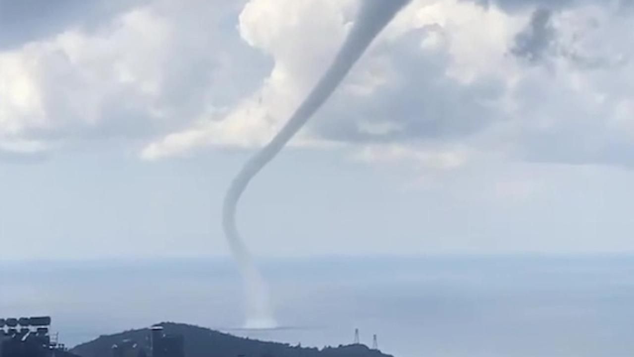 Alanya'da denizde hortum oluştu