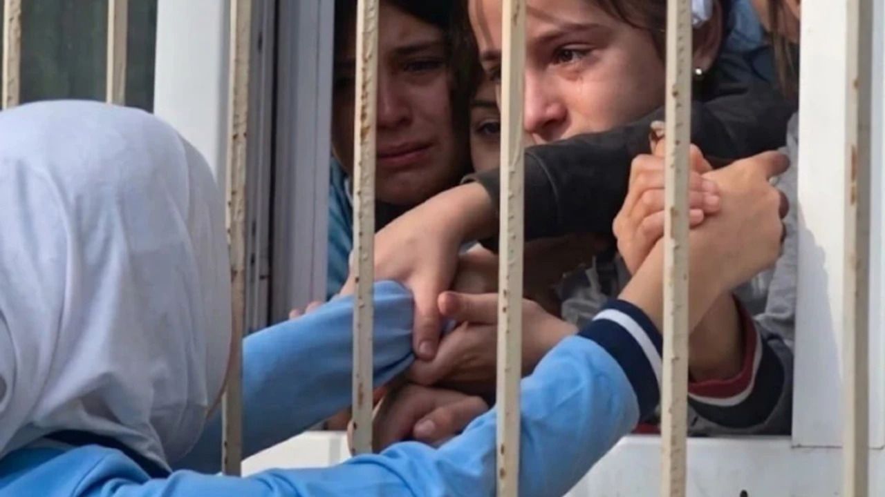 Azerbaycan’da başörtüsü engeline karşı tepkiler büyüyor