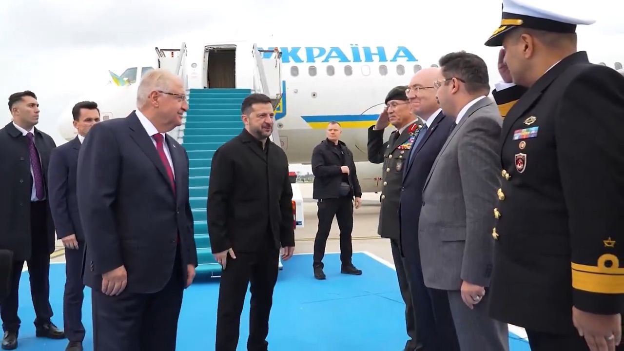 Ukrayna Devlet Başkanı Zelenskiy İstanbul'a geldi