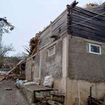 Samsun'da şiddetli rüzgar çatıları uçurdu