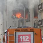 Kars'ta bir binada patlama meydana geldi: 3 kişi yaralandı