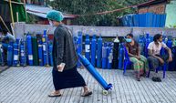 Myanmar'da artan vakalar nedeniyle oksijen sıkıntısı yaşanıyor