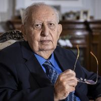 Hüsamettin Cindoruk kimdir?