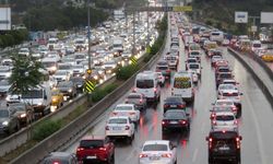 İstanbul'da trafik yoğunluğu yağmurla beraber yüzde 90'a ulaştı