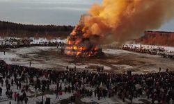 Rusya'da sembolik Babil Kulesi yakıldı