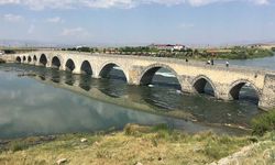 Muş'taki tarihi Murat Köprüsü, yerli ve yabancı turistleri ağırlıyor