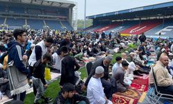Blackburn Rovers stadının kapılarını namaz kılması için Müslümanlara açtı
