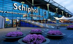 Hollanda'daki Schiphol Havalimanı'nda yolcu krizi büyüyor!