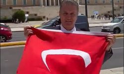 Sarıgül Yunanistan’da Türk bayrağı açtı: Miçotakis Amerika'ya medet umma!