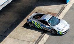 Çekya'da el konulan Ferrari polis aracı yapıldı