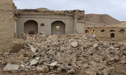 Afganistan'ın Herat vilayetindeki depremlerde ölenlerin sayısı 2 bin 53'e çıktı