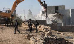İşgalci İsrail, Batı Şeria'da Filistinlilere ait iki evi yıktı