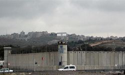 Filistinli tutuklular oturma eylemi düzenledi