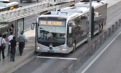 İBB'nin yeni metrobüsü arızalandı