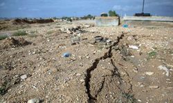 İran'daki depremde 528 kişi yaralandı 50 ev yıkıldı!