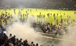 Endonezya'da futbol maçında facia: 174 ölü