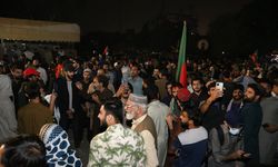 İmran Han destekçileri Pakistan ordu karargahına girdi