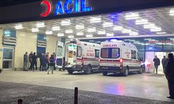 Kadıköy'de istinat duvarı çöktü! 1 işçi ağır yaralandı