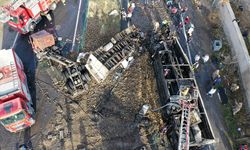 Ağrı'da yolcu otobüsü ve kamyon çarpıştı: 7 ölü 11 yaralı