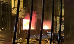 Fatih'te bir binanın doğal gaz kutusunda patlama