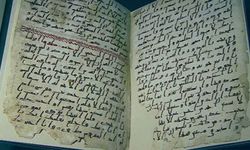 İran'da Selçuklu dönemine ait 900 yıllık Kur'an-ı Kerim sergilendi