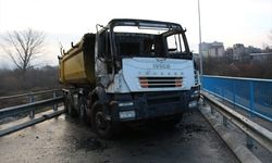 Kosova’nın kuzeyindeki barikatlardan biri kundaklandı
