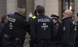 Almanya'da darbe yapmaya hazırlanan 25 kişi operasyonla yakalandı