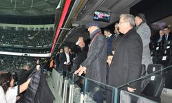 İmamoğlu tribünlere oynadı