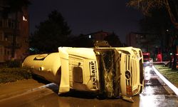 Bakırköy'de devrilen tankerin sürücüsü yaralandı