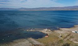 İznik Gölü'nde su çekilmesi 100 metreyi buldu