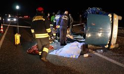 Manisa'da TIR'ın çarptığı araçtaki 2 kişi hayatını kaybetti