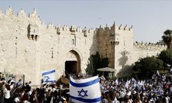 Yahudi yerleşimcilerden Şam Kapısı'nda provokatif eylem