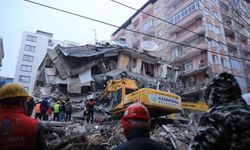 Diyarbakır'da yıkılan binalardaki kusurlara ilişkin gözaltı kararı verilen kişi sayısı 33'e yükseldi