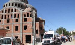 Mardin'de cami inşaatının iskelesi çöktü: 1 ölü 1 yaralı