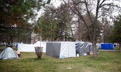 Kayseri'de deprem tedirginliği! Parklara çadır kurdular...