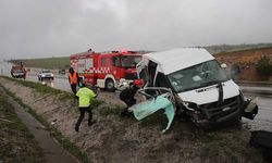Tokat'ta minibüsle otomobil çarpıştı, bir kişi öldü, 5 kişi yaralandı