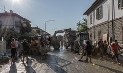 İtalya'da sel nedeniyle verilen "kırmızı alarm" durumu devam ediyor