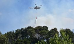 Antalya'daki orman yangınına havadan ve karadan müdahale ediliyor