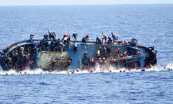 Yunanistan'ın cani uygulaması ülke içinde infial uyandırdı! 700 kişilik tekneyi iterek batırdılar