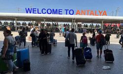 Antalya Havalimanı'nda rekor yolcu trafiği: Bir günde 207 bin yolcu ağırladı