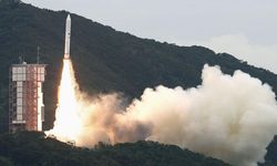 Japonya'da Epsilon S tip roket motoru patladı
