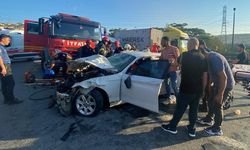 Anadolu Otoyolu'nda kamyonla çarpışan otomobildeki 7 kişi yaralandı