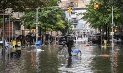 New York'ta yağışlar ve su baskınları nedeniyle olağanüstü hal ilan edildi