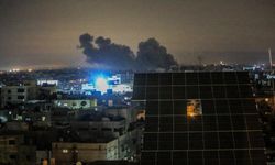 İsrail'in gece boyunca Gazze'ye düzenlediği hava saldırılarında 24 kişi öldü