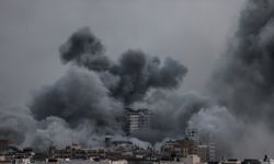 İsrail'in Gazze'ye düzenlediği saldırılarda 143'ü çocuk, 704 kişi hayatını kaybetti