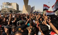 Irak'ta güvenlik güçleriyle göstericiler arasında arbede