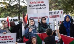 İstanbul'da kadınlar Gazze için sessiz oturma eylemini sürdürüyor